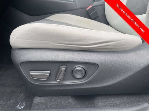 Used 2020 Toyota RAV4 XLE AWD/4WD image 21