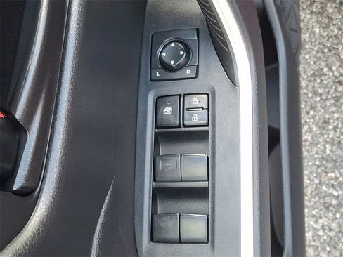 Used 2021 Toyota RAV4 LE image 25