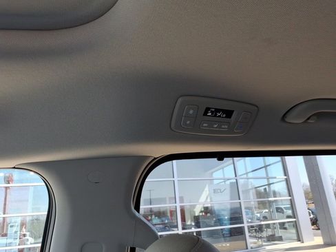 Used 2025 Kia Carnival SX Prestige image 15