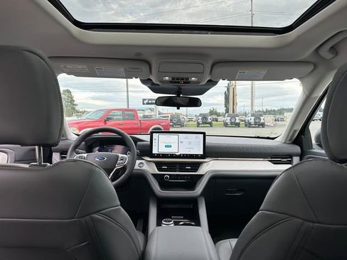 New 2025 Ford Explorer Active w/ Active Comfort Package image 22