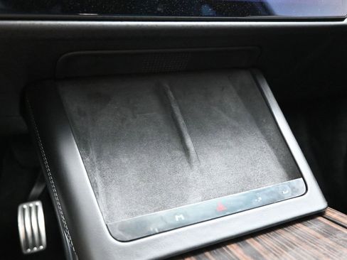 Used 2023 Tesla Model X image 15