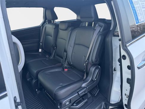 Certified 2024 Honda Odyssey Touring image 20
