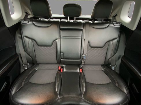 Used 2020 Jeep Compass Latitude w/ Cold Weather Group AWD/4WD image 14