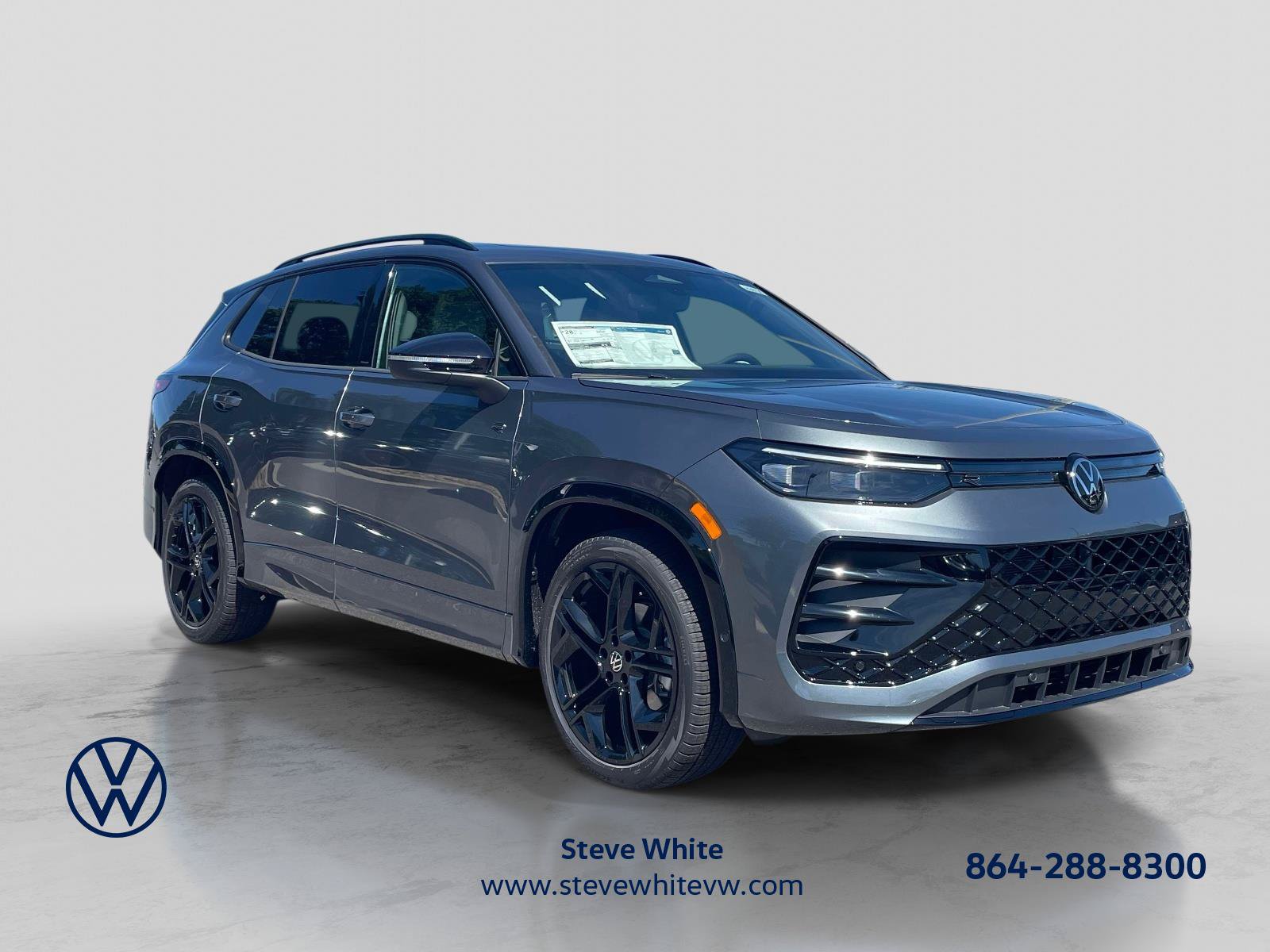 New 2026 Volkswagen Tiguan SE R-Line FWD image 1