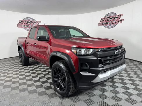 Used 2024 Chevrolet Colorado Trail Boss w/ Advanced Trailering Package AWD/4WD image 9