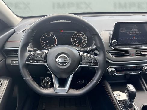 Used 2020 Nissan Altima 2.5 SR FWD image 13