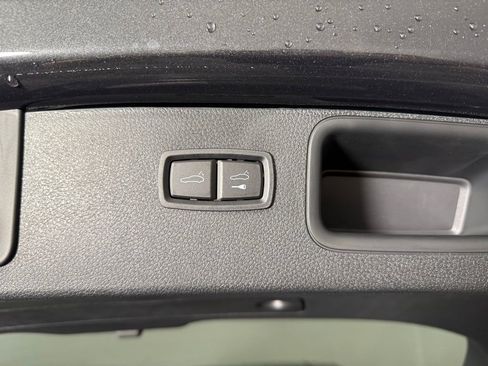 New 2025 Porsche Macan image 19