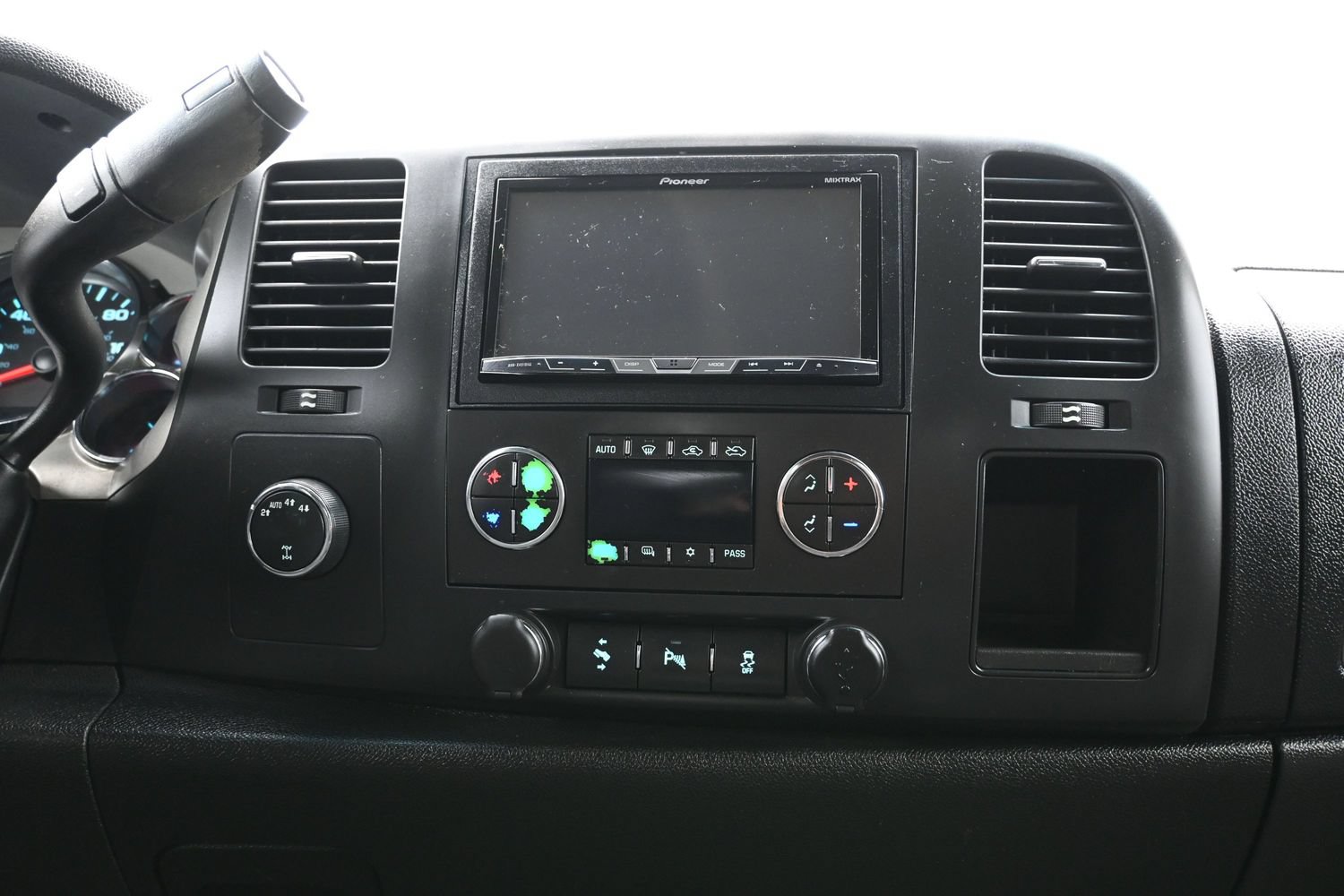 Used 2013 Chevrolet Silverado 1500 LT w/ All-Star Edition AWD/4WD image 17
