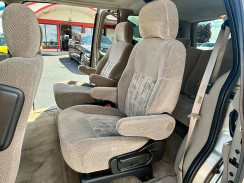 Used 2003 Pontiac Montana Extended w/ Convenience Package #1 FWD image 12