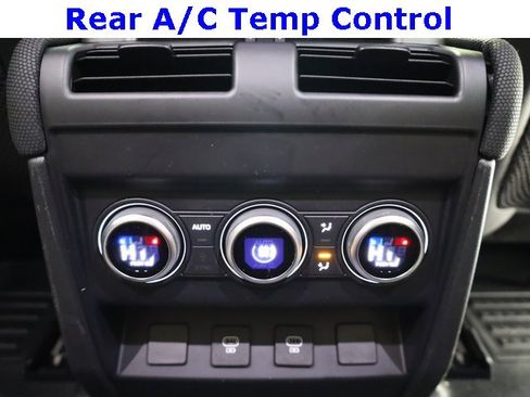 Used 2023 Land Rover Defender 110 75th Limited Edition image 35