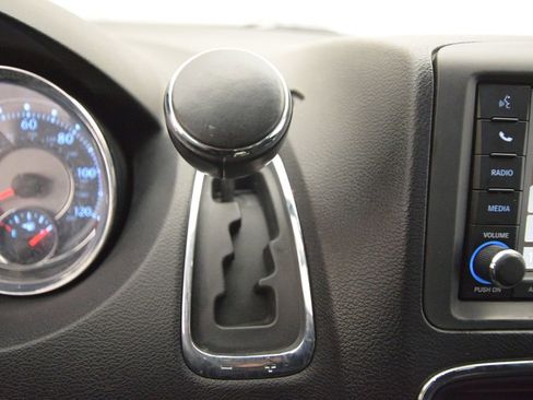 Used 2012 Chrysler Town & Country Touring image 24