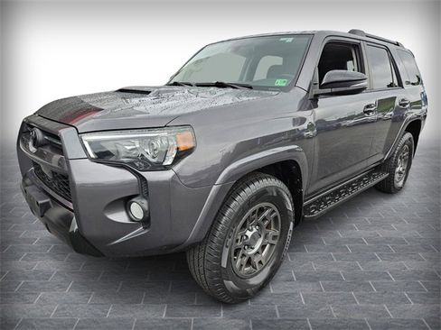 Used 2020 Toyota 4Runner 4WD image 3