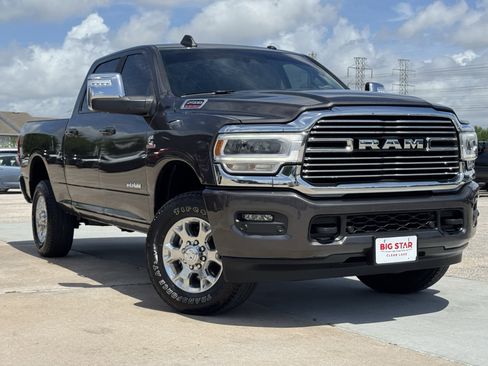 Used 2024 RAM 2500 Laramie w/ Safety Group AWD/4WD image 2