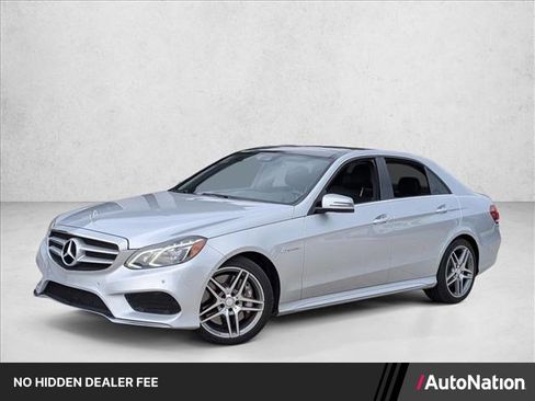 Used 2014 Mercedes-Benz E 550 4MATIC Sedan image 1