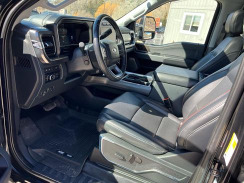 Used 2024 Ford F450 Lariat image 19