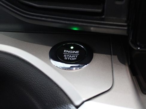 Used 2020 Ford Explorer XLT image 24