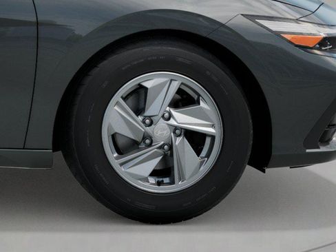 New 2026 Hyundai Elantra SE FWD image 8