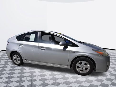 Used 2011 Toyota Prius Four w/ Solar Roof Pkg FWD image 3