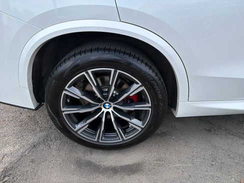 Used 2024 BMW X5 xDrive40i w/ M Sport Package image 5