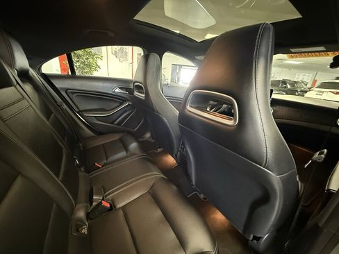 Used 2018 Mercedes-Benz CLA 250 image 21
