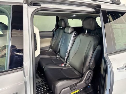 New 2026 Kia Carnival SX image 20