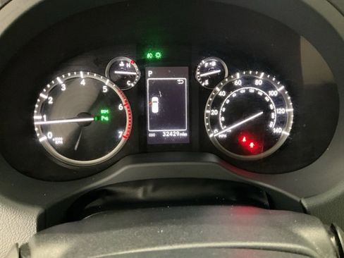 Used 2023 Lexus GX 460 Premium w/ Premium Package image 10