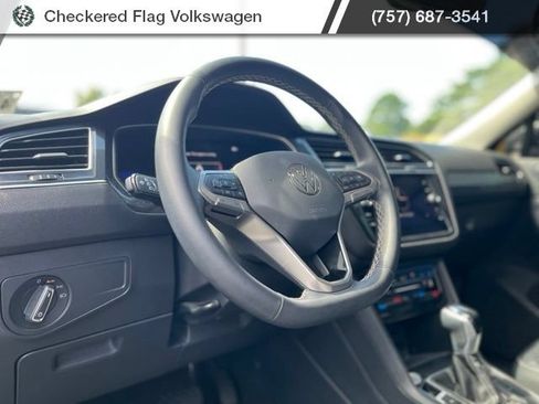 Used 2024 Volkswagen Tiguan SE AWD/4WD image 18