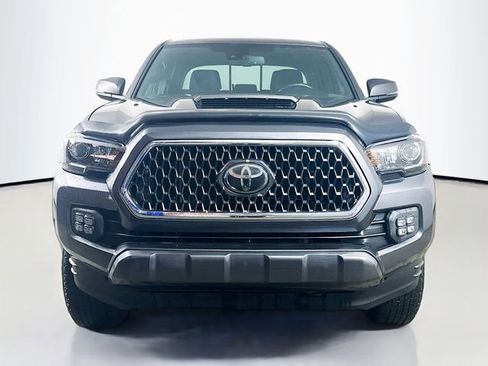 Used 2018 Toyota Tacoma TRD Sport image 4