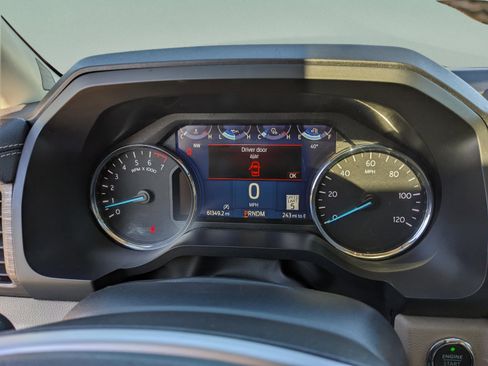 Used 2024 Ford Expedition Limited image 23