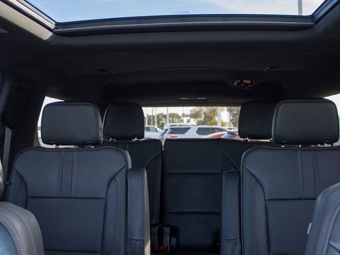 Used 2023 Chevrolet Suburban RST w/ Luxury Package image 22