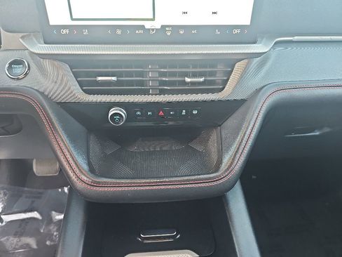 Used 2025 Ford Explorer ST-Line w/ ST-Line Street Pack AWD/4WD image 18