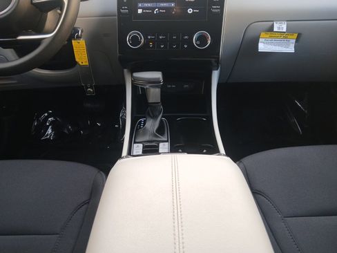 Certified 2023 Hyundai Tucson SE image 11