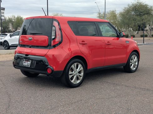 Used 2016 Kia Soul + image 3