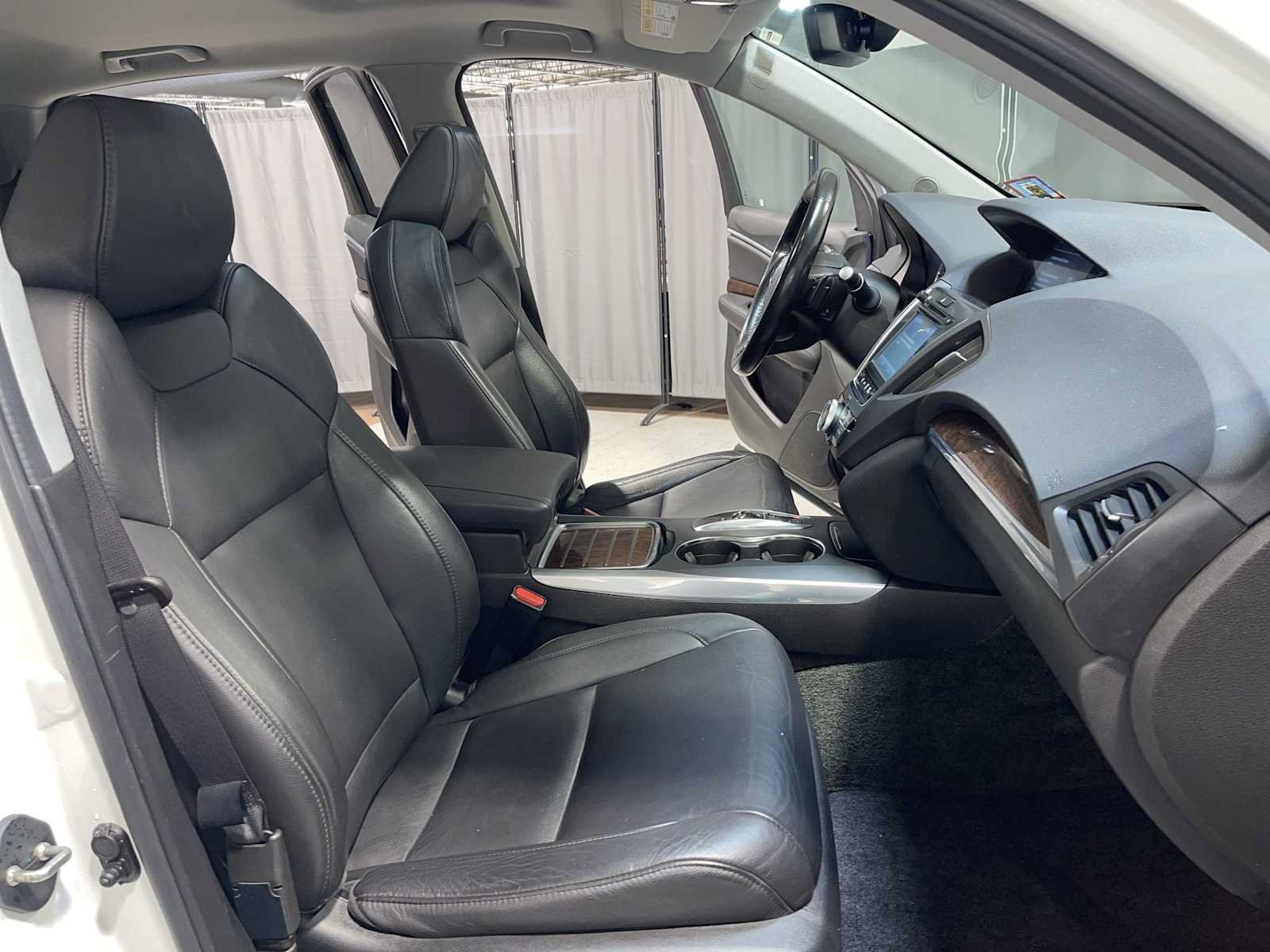 Used 2018 Acura MDX w/ Technology Package AWD/4WD image 14