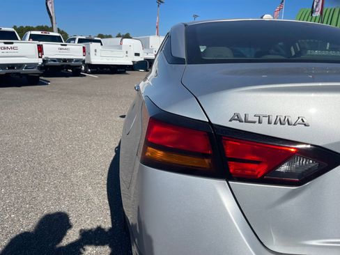 Used 2023 Nissan Altima 2.5 SV image 8