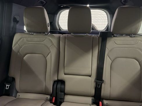 Used 2023 Land Rover Defender 130 S image 11