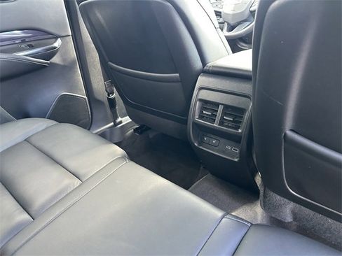 Used 2022 Cadillac XT4 Luxury w/ Cold Weather Package image 38