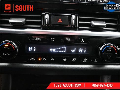 Used 2023 Nissan Pathfinder SL image 16