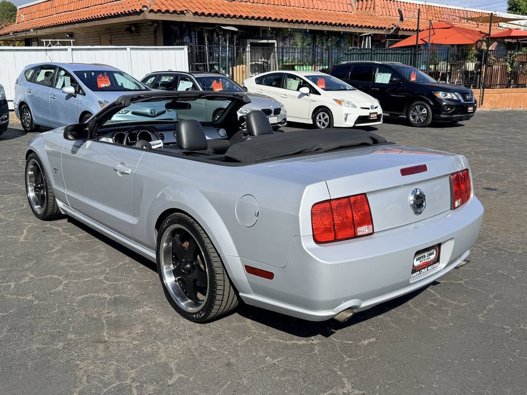 Used 2005 Ford Mustang GT RWD image 11