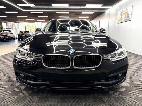 Used 2018 BMW 320i Sedan RWD image 4