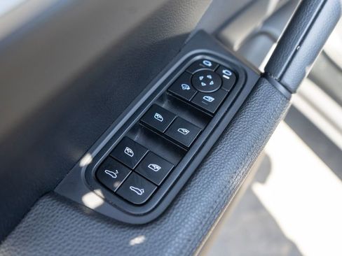 Certified 2025 Porsche Cayenne Coupe image 27