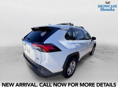 Used 2020 Toyota RAV4 XLE w/ Convenience Package FWD image 5