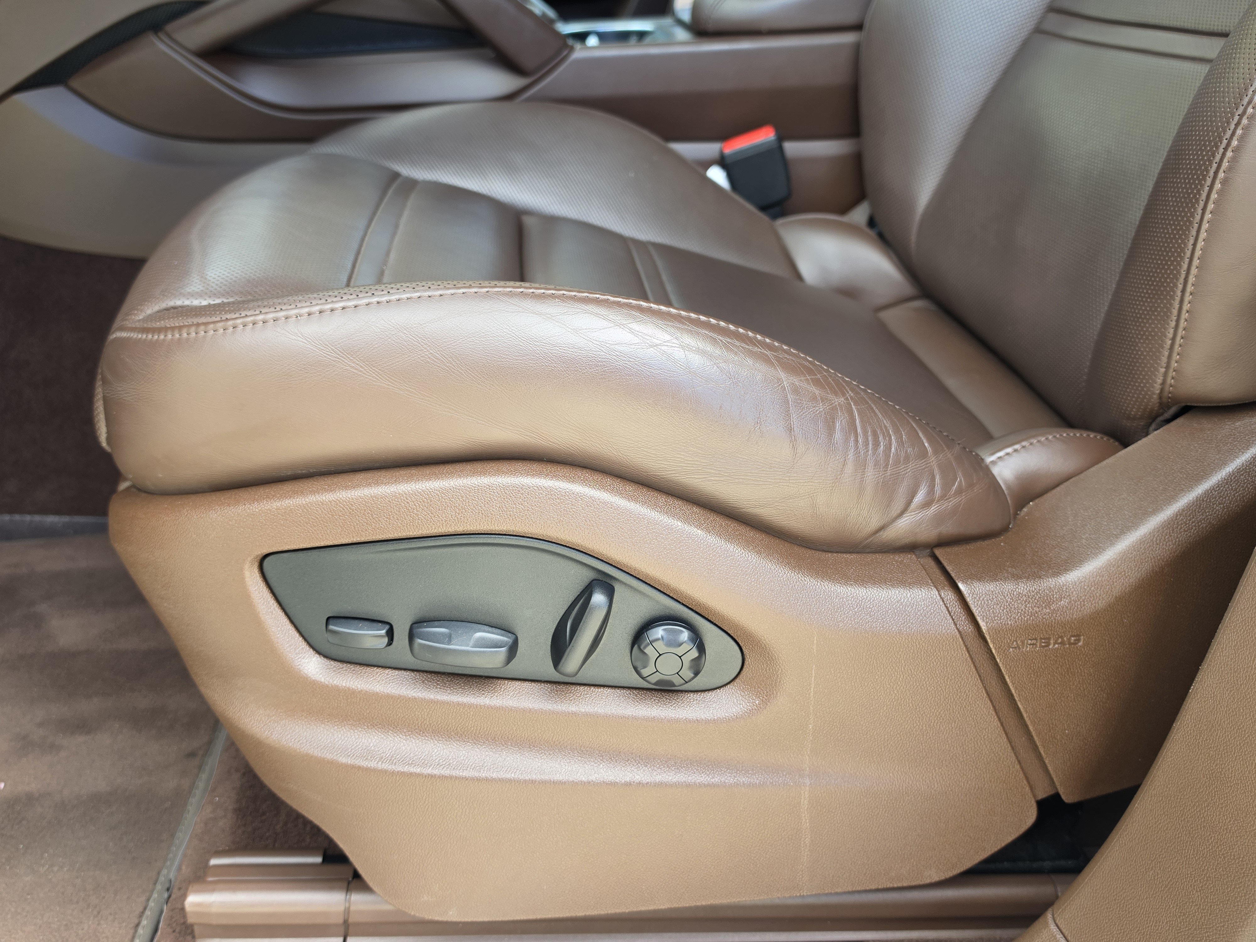 Used 2023 Porsche Cayenne AWD/4WD image 19