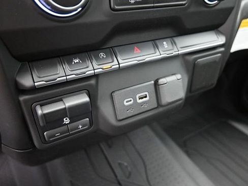 New 2025 Chevrolet Silverado 1500 W/T w/ WT Value Package image 29