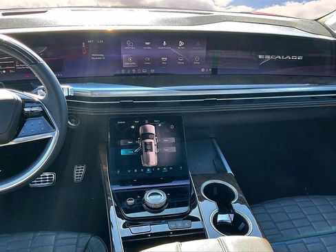 Certified 2025 Cadillac Escalade Sport Platinum w/ LPO, Floor Liner Package image 9