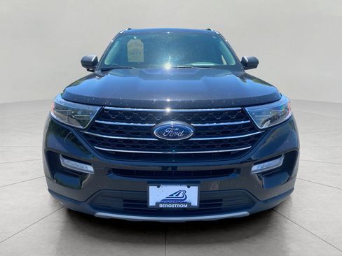 Used 2024 Ford Explorer XLT w/ Equipment Group 202A AWD/4WD image 8