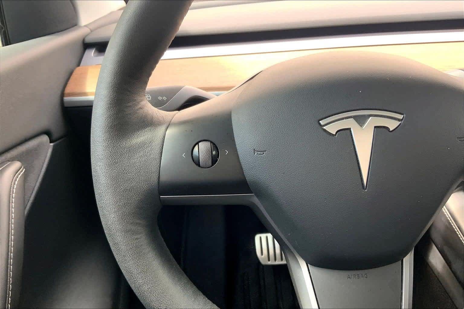 Used 2022 Tesla Model Y Performance AWD/4WD image 24