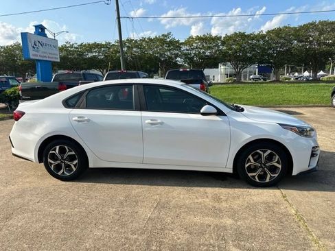 Used 2019 Kia Forte LXS FWD image 4