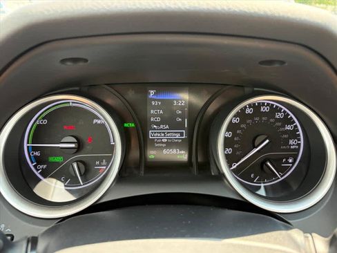 Used 2021 Toyota Camry LE w/ Audio Upgrade Package FWD image 11
