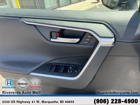 Used 2020 Toyota RAV4 Limited AWD/4WD image 25
